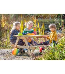 Kinderpicknicktafel. Afmeting 90x95x50CM.