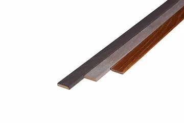 Prestige deklijst zelfklevend in kleur 0.5x2.4x240 cm.
