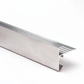 Daktrim Aluminium 4.5x4.5x250 cm.