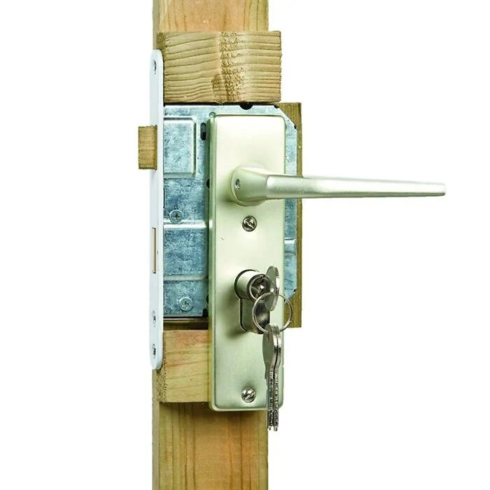 End board garden door 1.6x8.5x180cm. Incl. lock. for solid door. 
